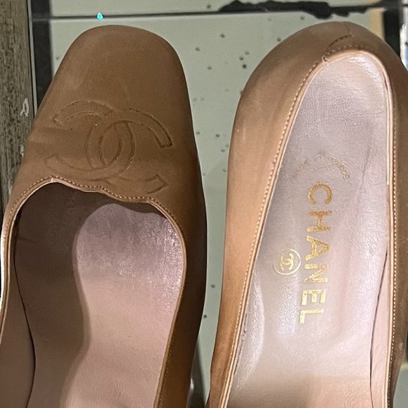 Authentic Vintage Chanel leather heels taupe/nude - Picture 9 of 11